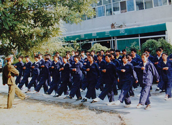 MK体育(国际)官方网站,mksport,员工积极参加军训活动